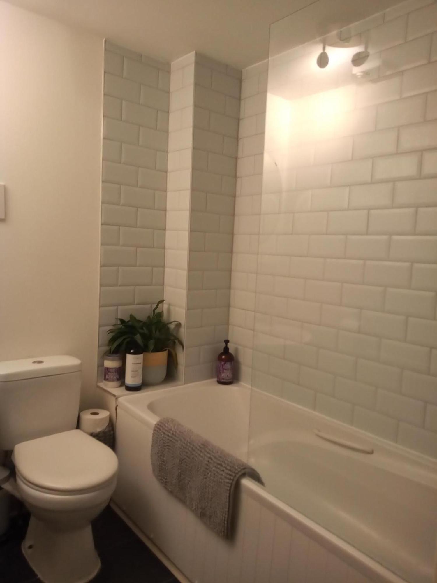 The Eaves, Glastonbury High Street 2 Bed 2 Bathroom Apartment Zewnętrze zdjęcie